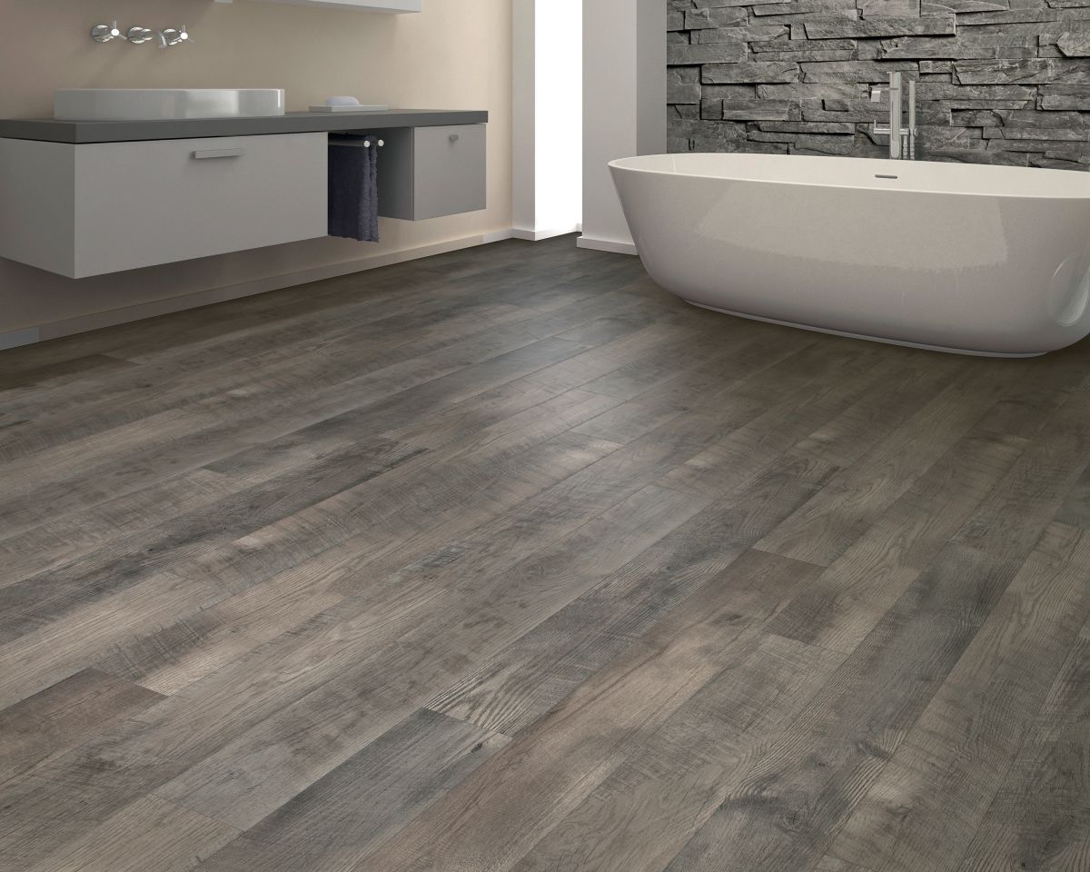 Laminate Flooring | Mohawk Revwood Plus SAWMILL RIDGE Wheat Field Oak
