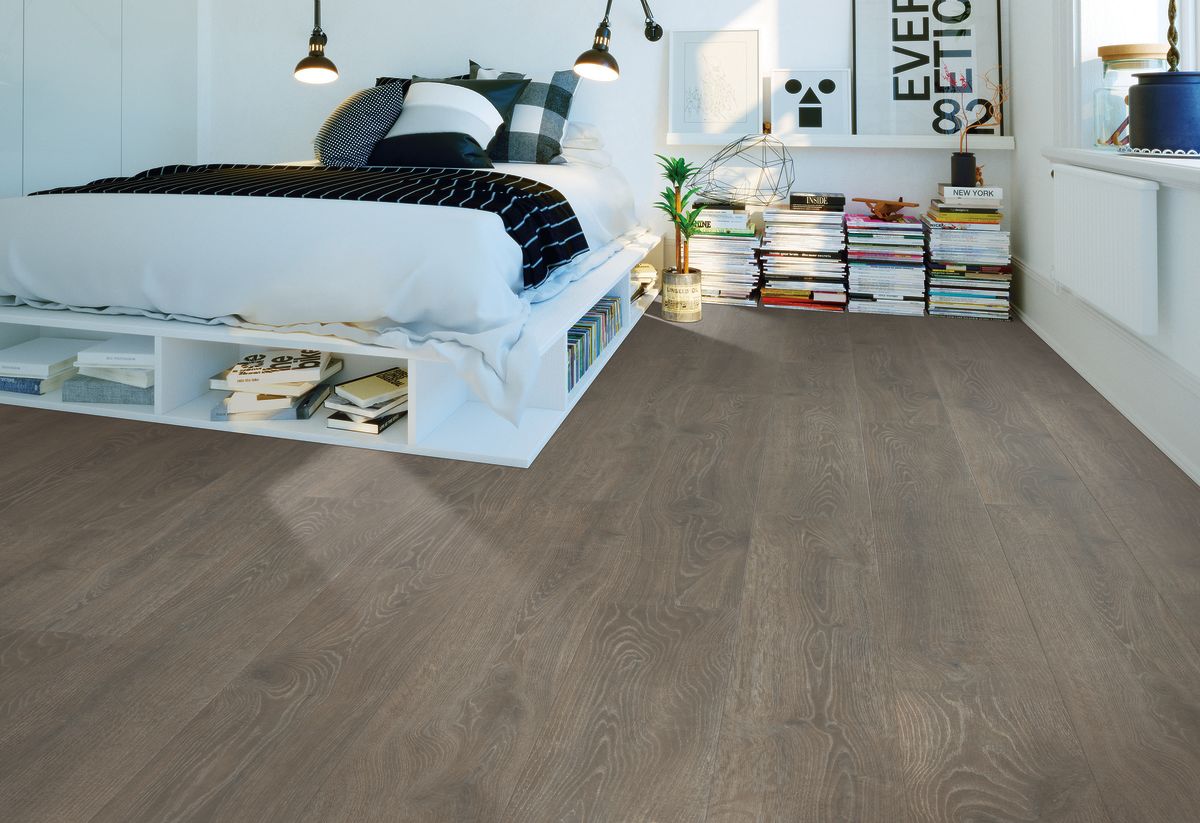 Laminate Flooring | Mohawk Revwood Plus ANTIQUE CRAFT Espresso Bark Oak