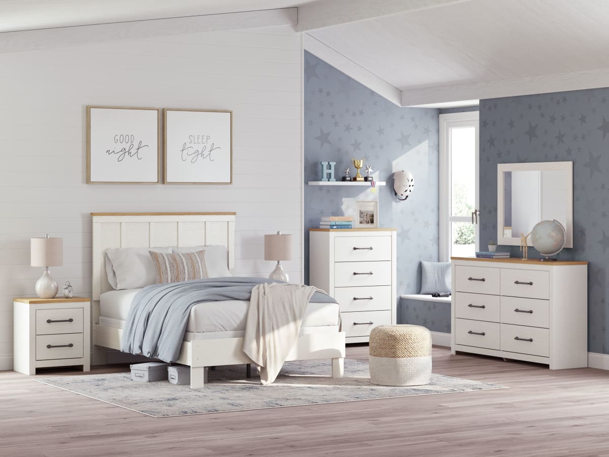 Linnocreek Dresser - White/Warm Brown