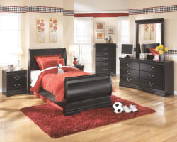 Huey Vineyard - Black - 5 Pc. - Dresser, Mirror, Twin Sleigh Bed