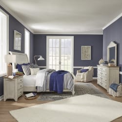Farmhouse Reimagined - 4 Piece Bedroom Set (King Sleigh Bed, Dresser & Mirror, Nightstand) - Antique White / Chestnut Tops