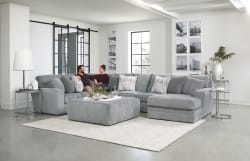 Glacier - 3 Piece Sectional With RSF Chaise, Comfort Coil Seating, 9 Included Accent Pillows And Cocktail Ottoman - Shark