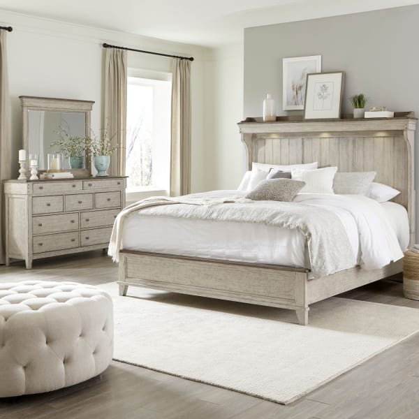 Ivy Hollow - 3 Piece Bedroom Set (California King Mantle Bed, Dresser & Mirror) - White