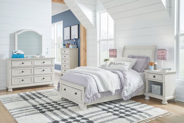 Robbinsdale - Antique White - 6 Pc. - Dresser, Mirror, Chest, Twin Sleigh Storage Bed