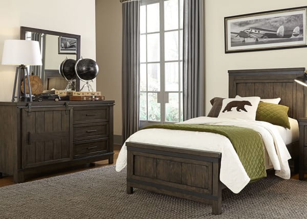 Thornwood Hills - 3 Piece Bedroom Set (Full Panel Bed, Dresser & Mirror) - Dark Brown
