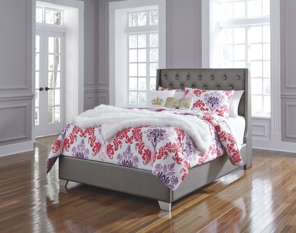 Coralayne - Silver - Full Upholstered Bed