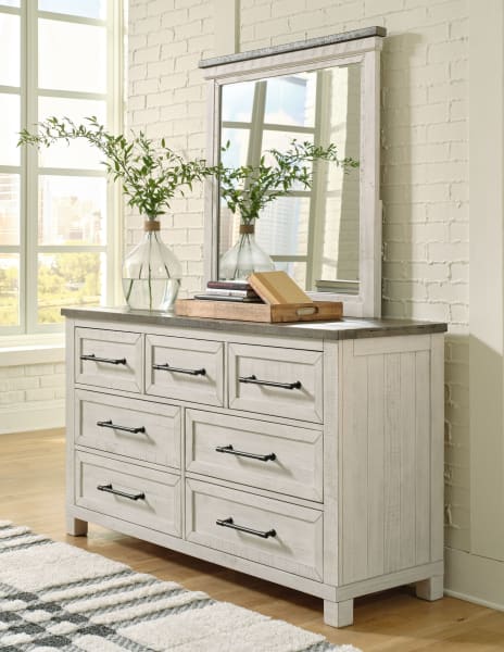Brewgan - Antique White - Dresser, Mirror