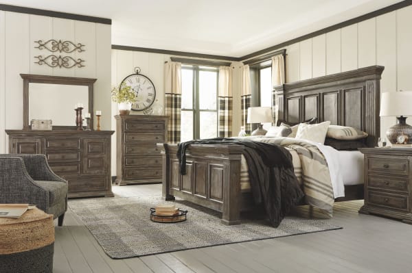 Wyndahl - Rustic Brown - 8 Pc. - Dresser, Mirror, Chest, Queen Panel Bed, 2 Nightstands