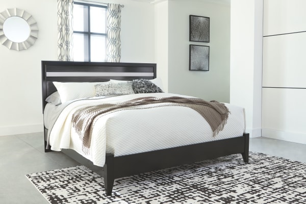 Starberry - Black - King Panel Bed