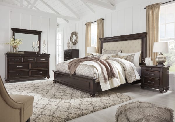Brynhurst - Dark Brown - 5 Pc. - Dresser, Mirror, Queen Upholstered Bed