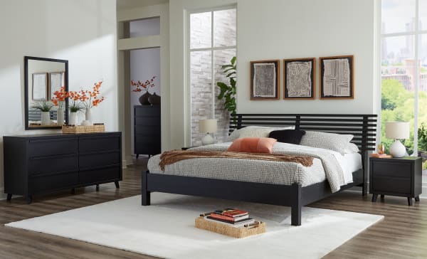 Danziar - Black - 6 Pc. - Dresser, Mirror, Chest, King Slat Panel Bed With Low Footboard