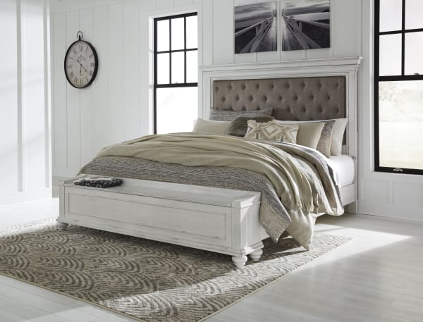 Kanwyn - Whitewash - King Upholstered Bed With Storage Bench