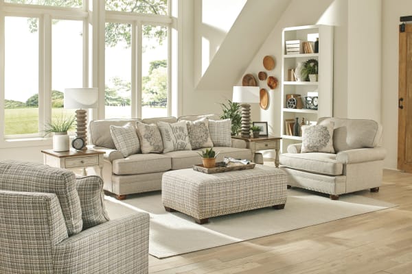 Farmington - Chair - Buff - 37'