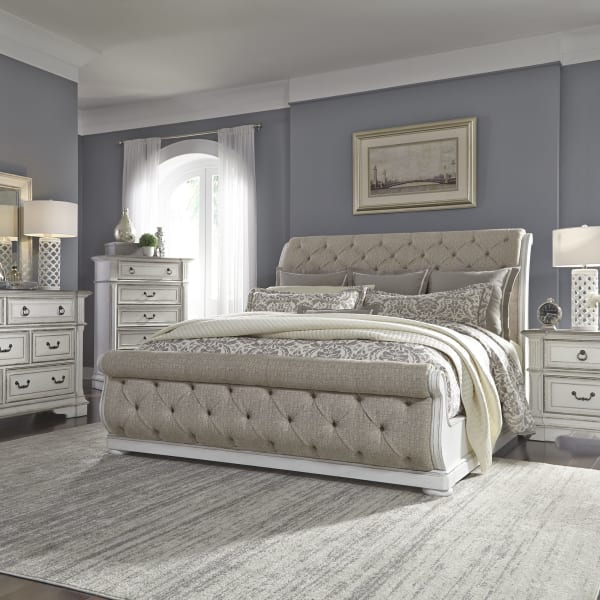 Abbey Park - 5 Piece Bedroom Set (California King Sleigh Bed, Dresser & Mirror, Chest, Nightstand) - White
