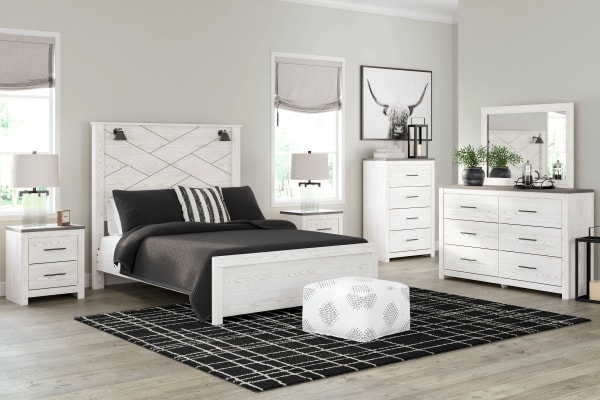 Gerridan - White - 8 Pc. - Dresser, Mirror, Chest, Queen Panel Bed With Sconces, 2 Nightstands
