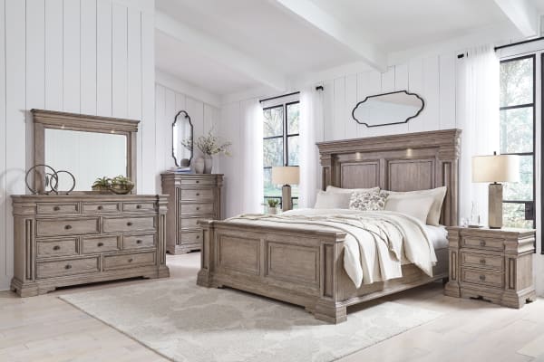 Blairhurst - 6 Pc. - Dresser, Mirror, Chest, California King Panel Bed - Light Grayish Brown