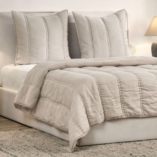 Rowen - 3 Piece Queen Quilt Set - Taupe