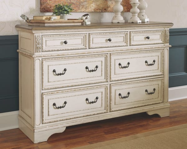 Realyn - White / Brown / Beige - Dresser - 7-drawer