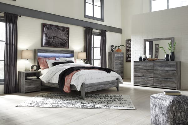 Baystorm - 5 Pc. - Dresser, Chest, Mirror, Queen Panel Bed - Gray