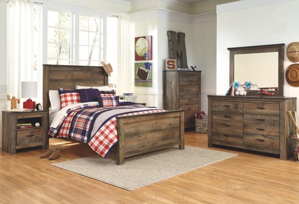 Trinell - Brown - 8 Pc. - Dresser, Mirror, Chest, Full Panel Bed, 2 Nightstands
