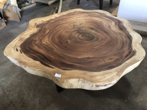 Live Edge - Coffee Table With Metal Base - Natural
