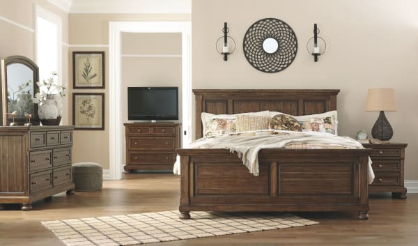 Flynnter - Medium Brown - 5 Pc. - Dresser, Mirror, Queen Panel Bed