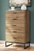Deanlow - 4 Pc. - Dresser, Chest, Twin Platform Panel Bed - Honey