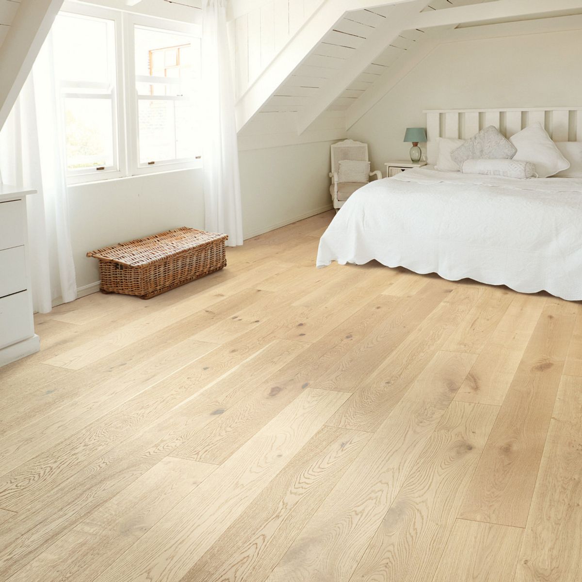 Castlewood Oak Waterproof Laminate