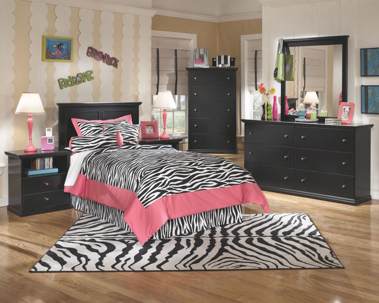 Maribel – Black – Six Drawer Dresser B138-31