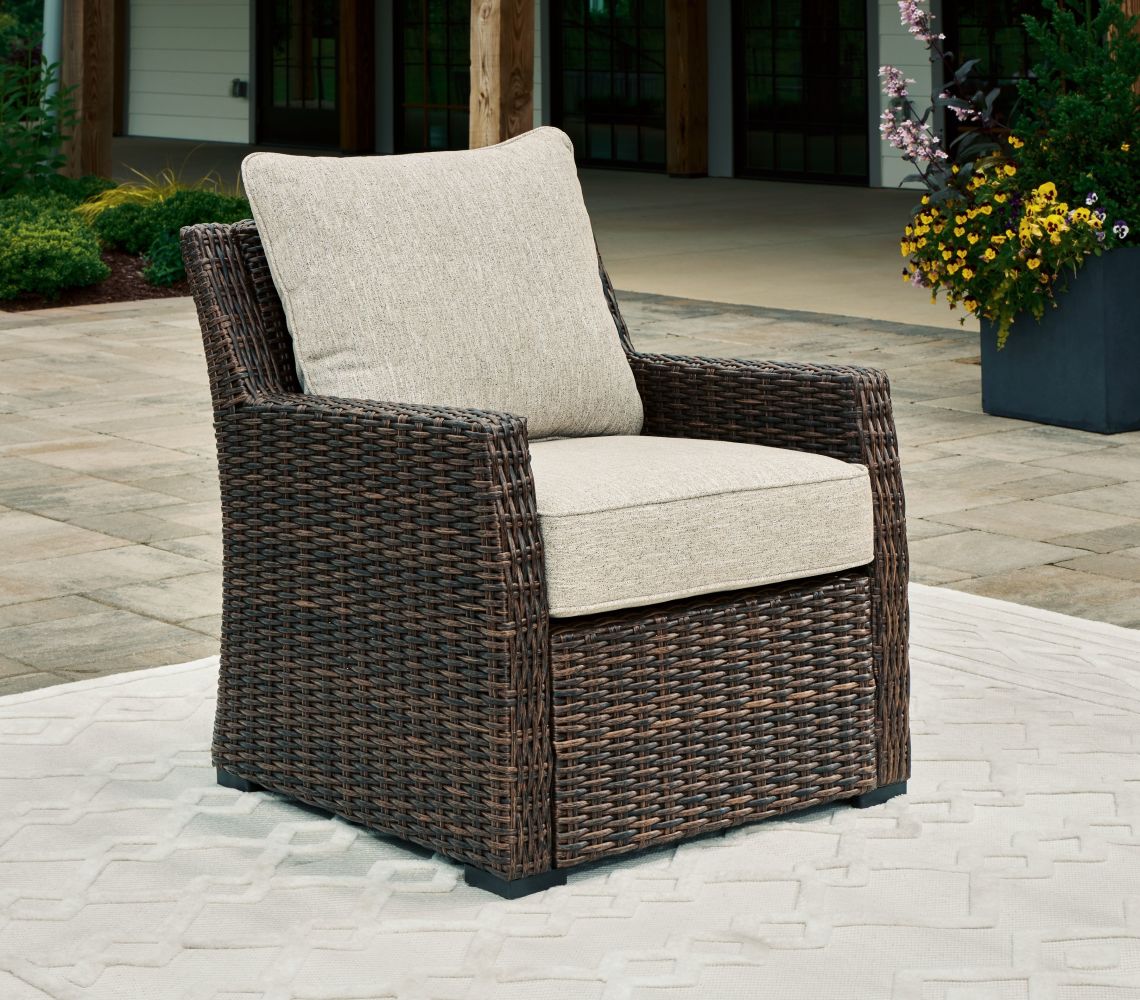 Brook Ranch – Brown – Lounge Chair With Cushion P465-820