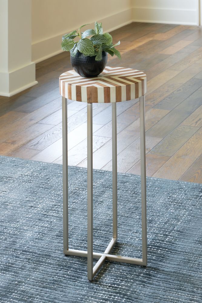 Cartley – White / Light Brown – Accent Table A4000528