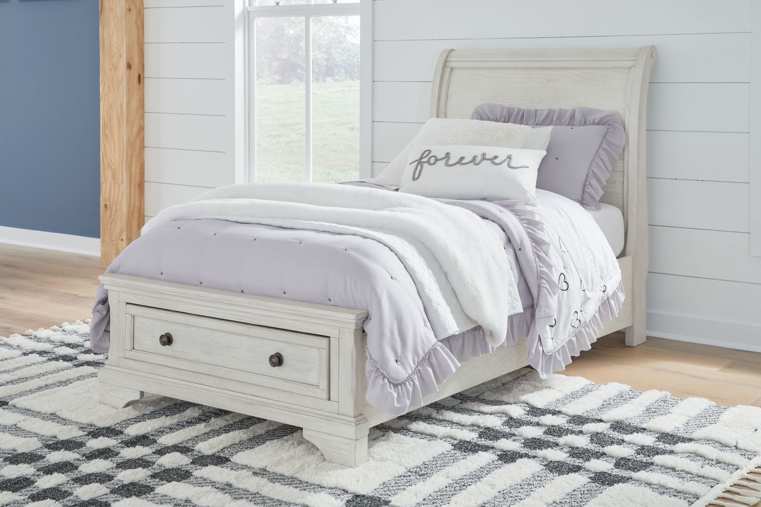 Robbinsdale – Antique White – 10 Pc. – Dresser, Mirror, Chest, Twin Sleigh Storage Bed, 2 Nightstands, Vanity Set B742/21/26/45/53/52S/183/91(2)/22/25