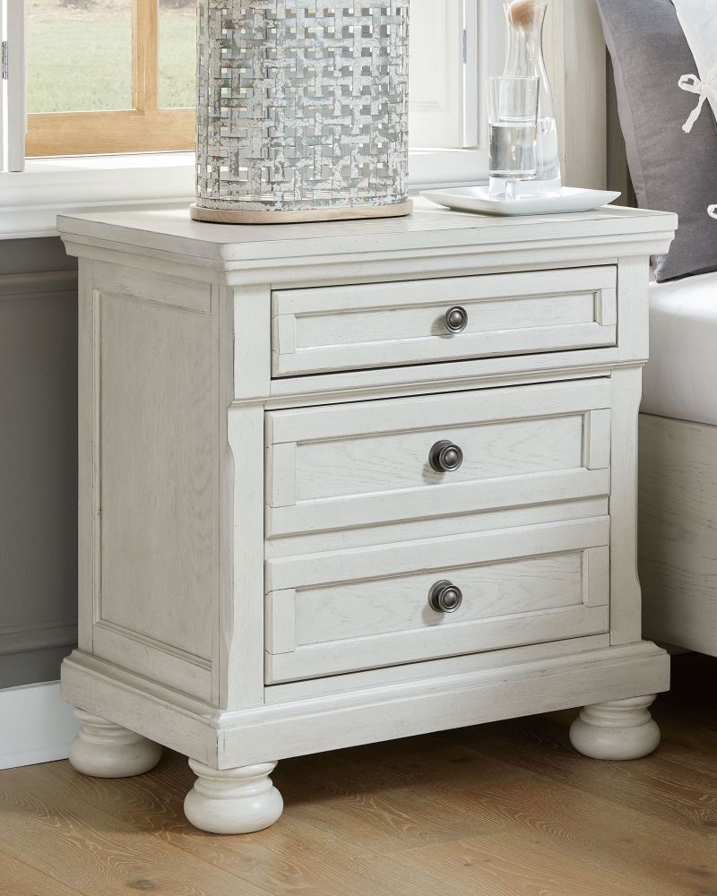 Robbinsdale – Antique White – 8 Pc. – Dresser, Mirror, Chest, Queen Panel Bed, 2 Nightstands B742/31/36/46/57/54/96/92(2)