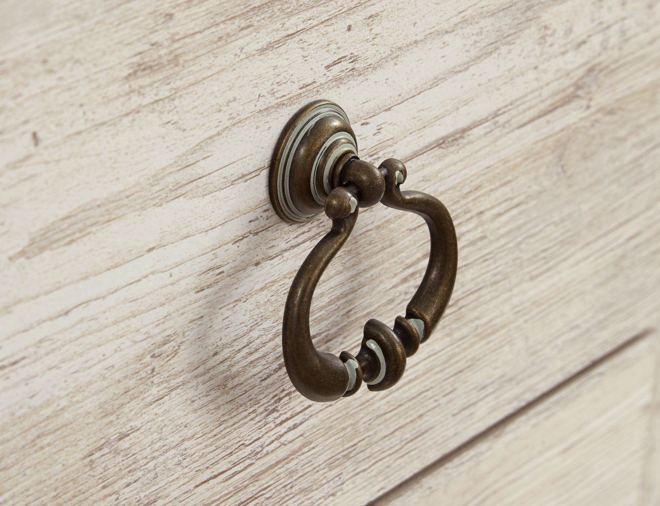 Willowton – Brown Light – TV Stand W/Fireplace Option – 60″ X 14.8″ X 24.33″ EW0267-268