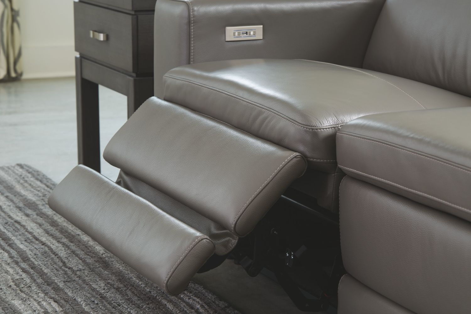 Texline – Gray – Power Reclining Sofa U59603/22/46/21/23