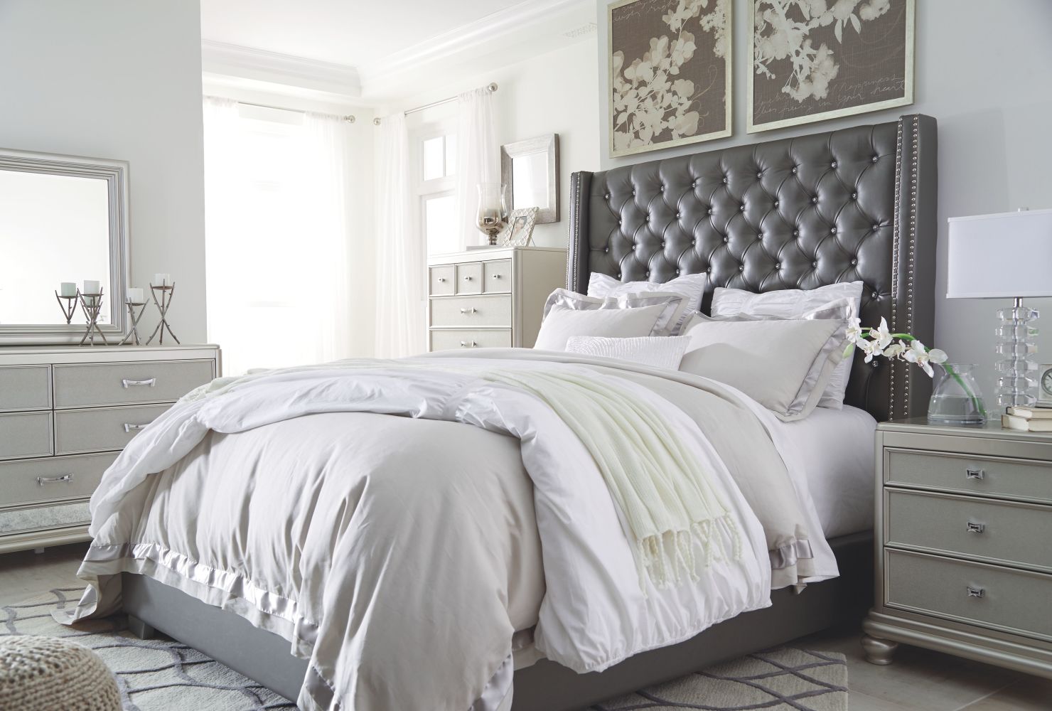 Coralayne – Gray – 5 Pc. – Dresser, Mirror, Queen Upholstered Bed, Nightstand B650/31/136/77/74/93