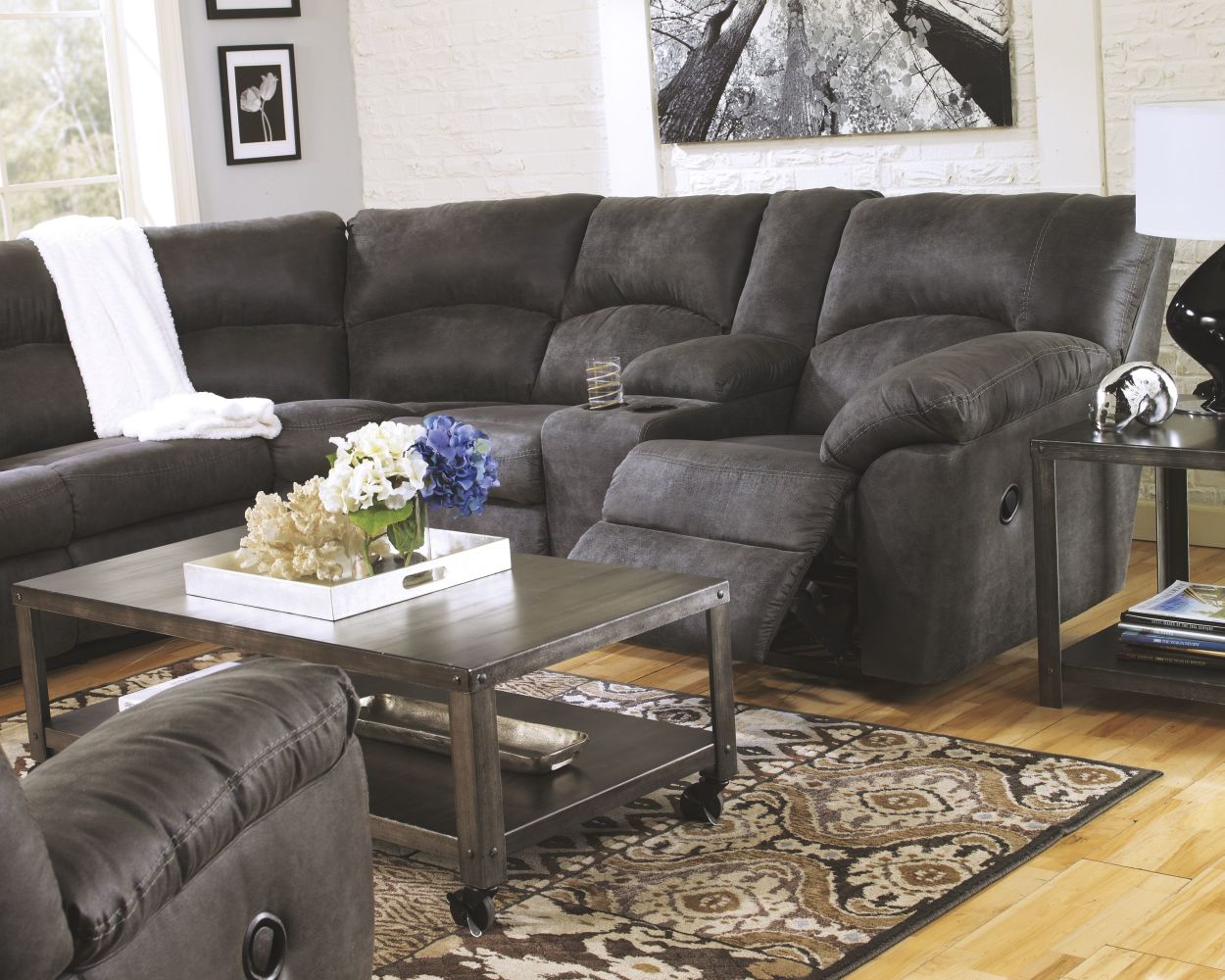 Tambo – Pewter – 3 Pc. – Right Arm Facing Loveseat With Console 2 Pc Sectional, Rocker Recliner 27801/48/49/25