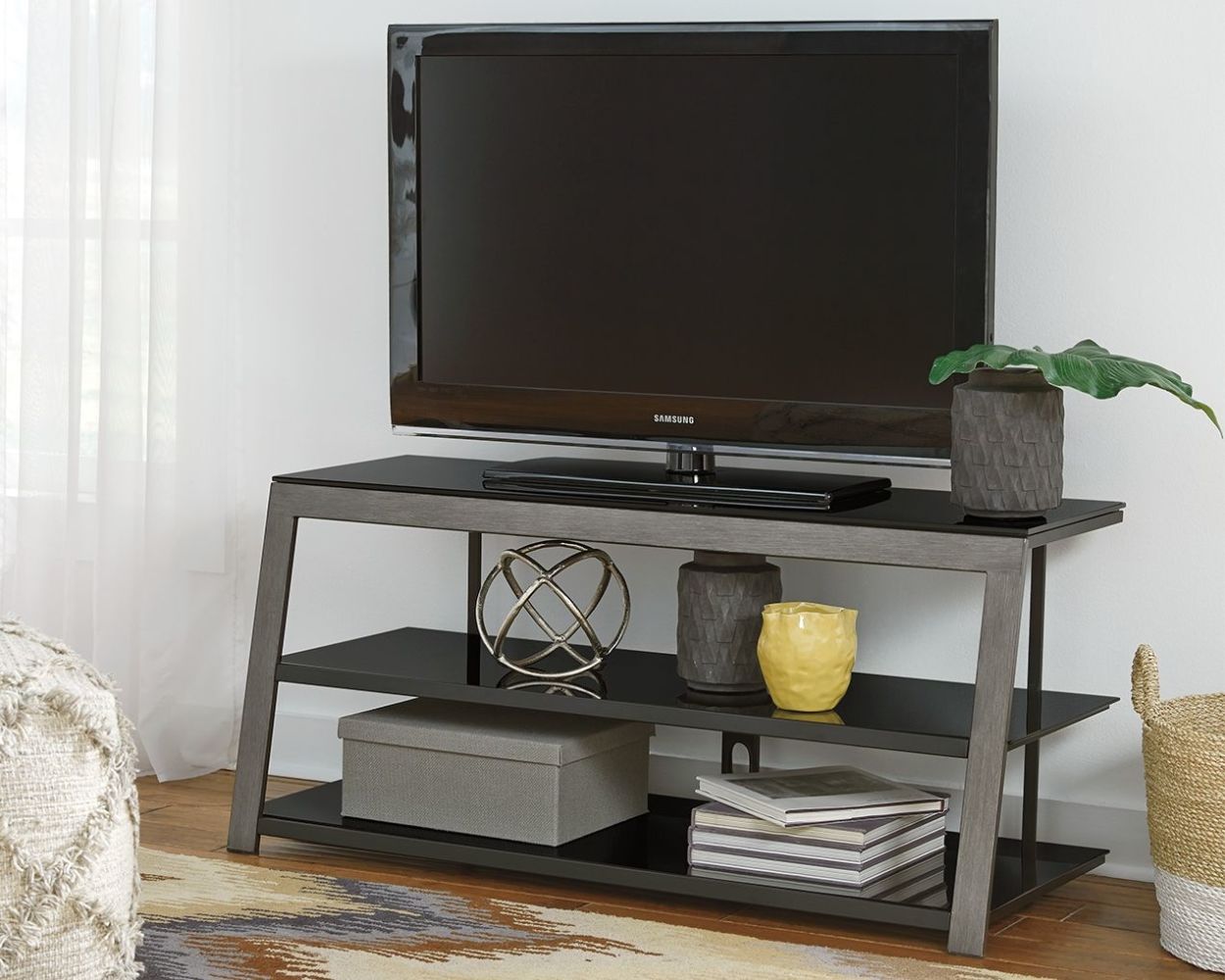 Rollynx – Black – TV Stand W326-10