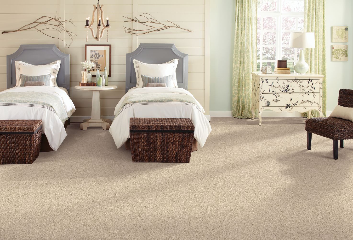 Mohawk Everstrand Vivid Instinct Mesquite Chip 2U74-838
