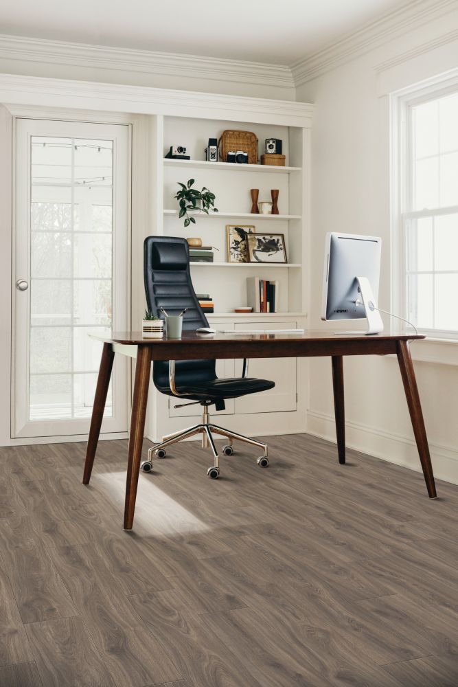 IVC Step Up Woodland Oak 749 D211V-749