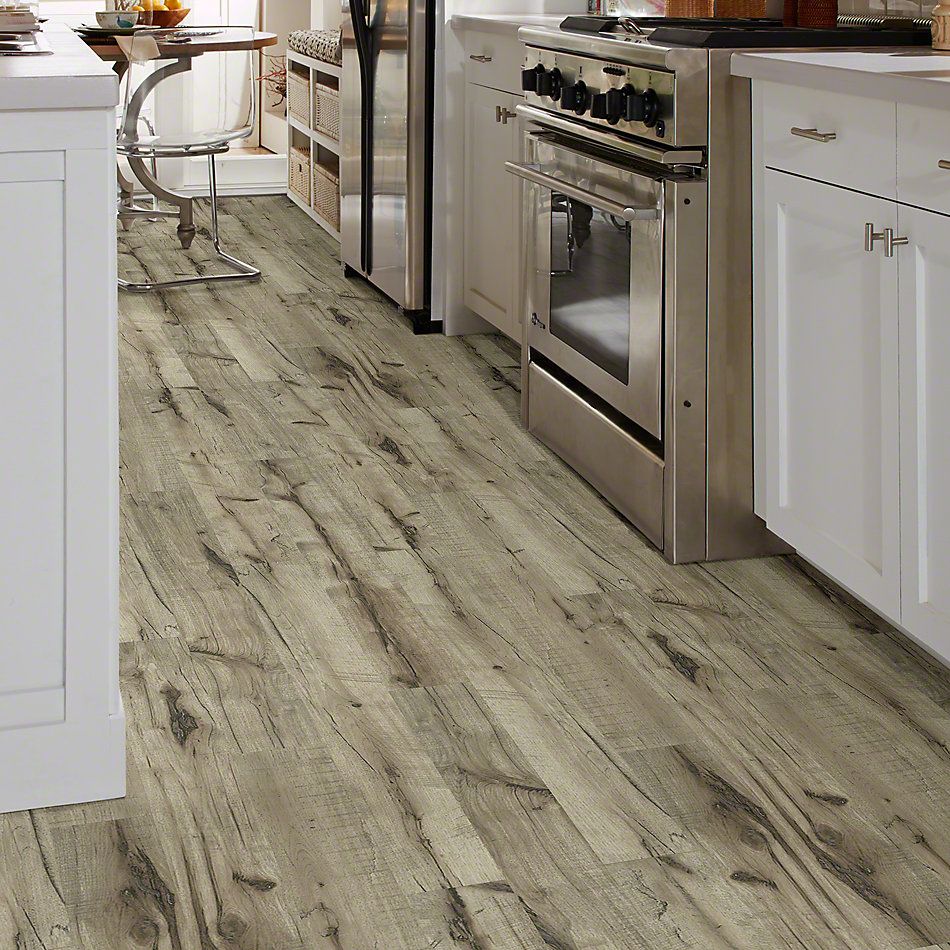 Shop Shaw Floors Versalock Laminate Pinnacle Port Golden Hickory 02005_SL378 Laminate Flooring