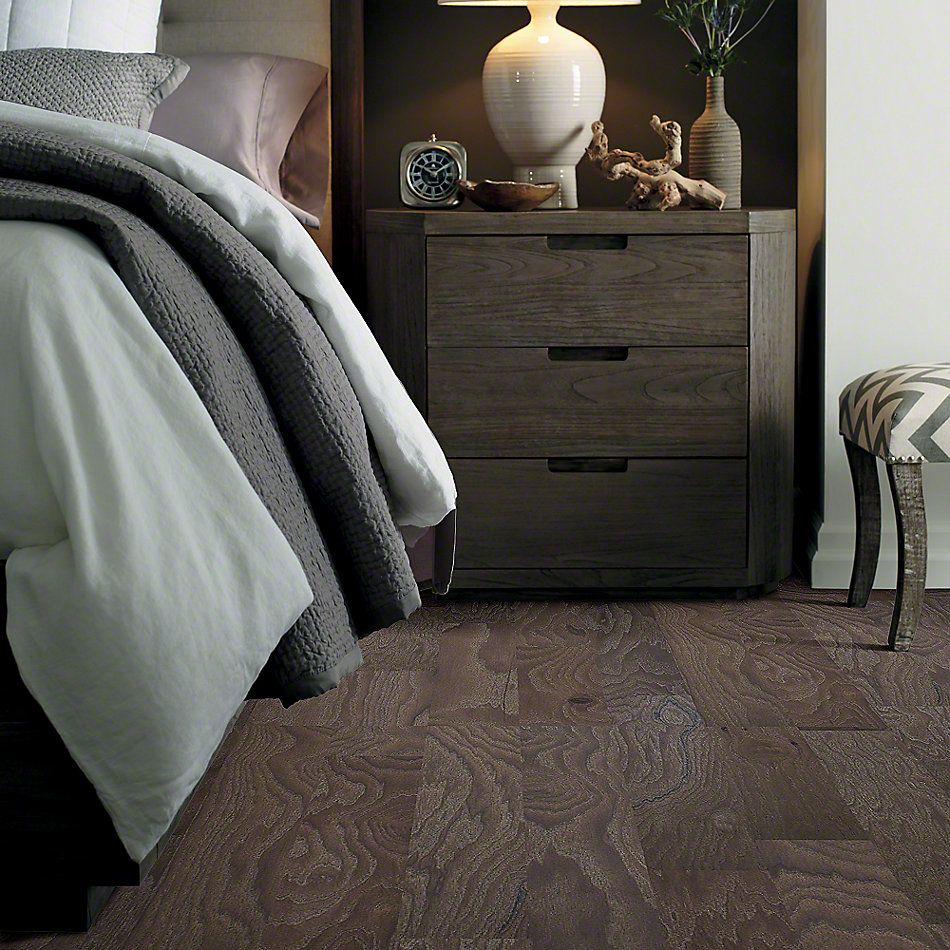 Shaw Floors Shaw Hardwoods Compete Peppercorn 05003_SMW02