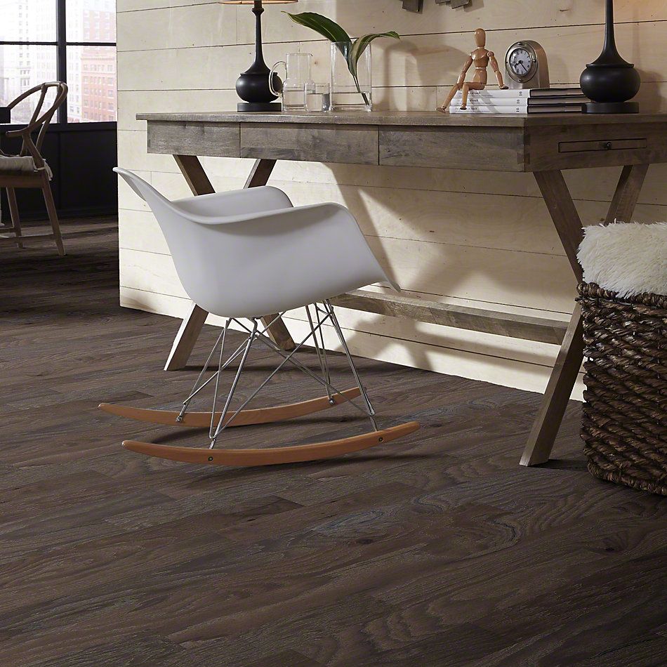 Shaw Floors Shaw Hardwoods Compete Peppercorn 05003_SMW02