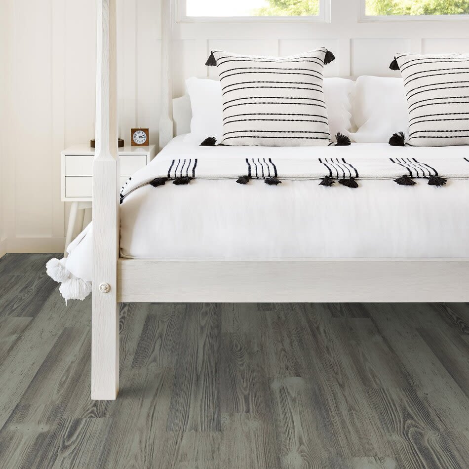 Shaw Floors Carpetland – Waterproof Hardwood Eminence Twilight Pine 05066_CH919