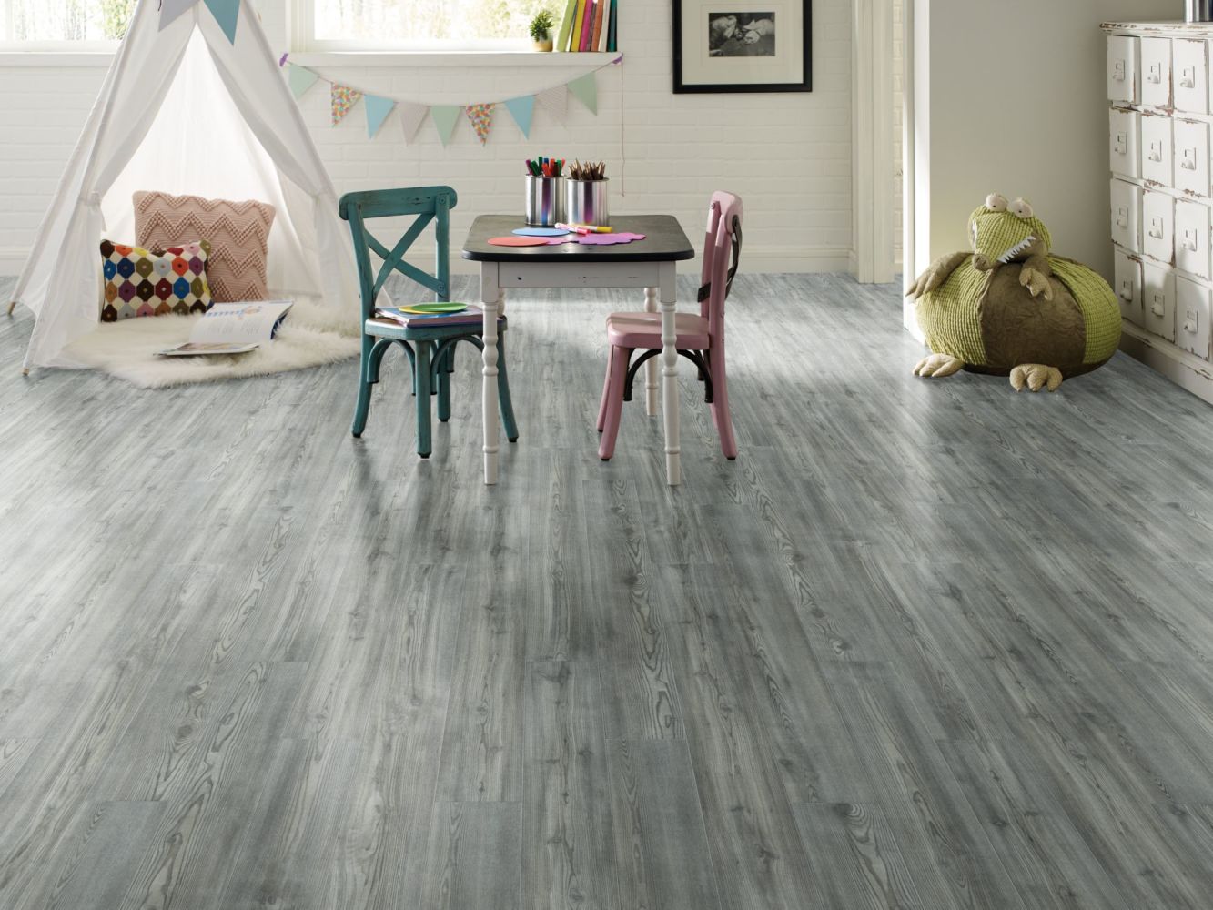 Shaw Floors Resilient Residential Grand Marais 7″ Fresh Pine 05052_507GA