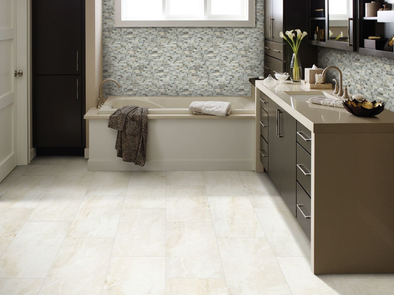 Shaw Floors Ceramic Solutions Zenith 18×18 Ivory 00100_CS37P