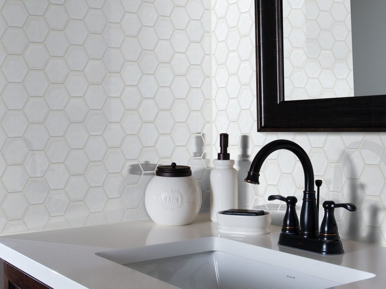 Shaw Floors Ceramic Solutions Geoscapes Hexagon White 00100_CS50V