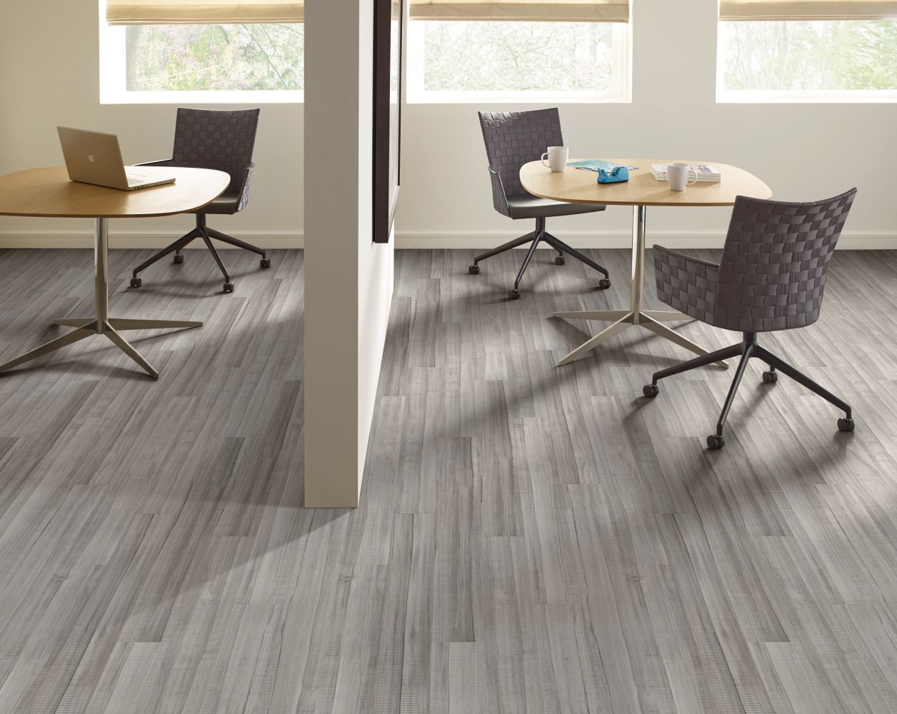 Philadelphia Commercial Resilient Commercial In The Grain II 20 Mil English Grey 05012_5525V