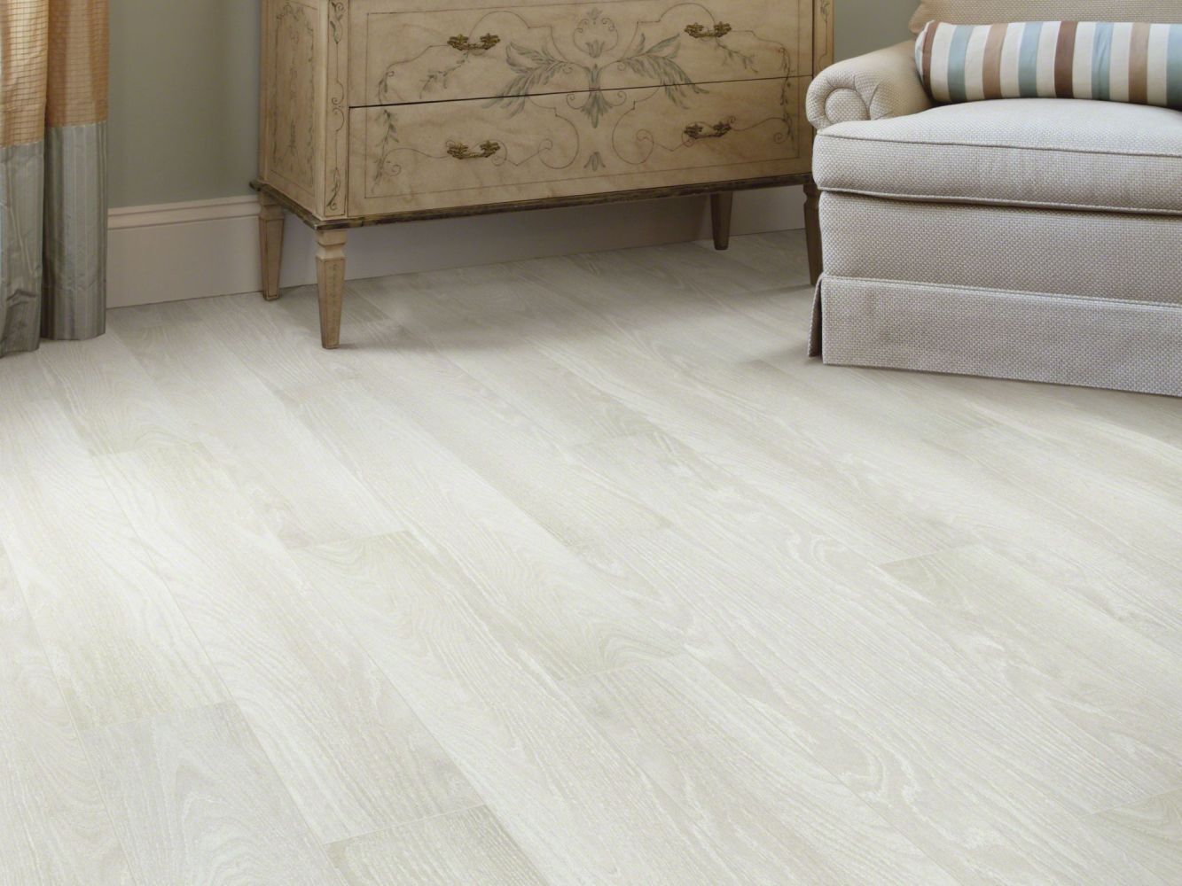 Shop Shaw Floors Versalock Laminate Central Park Iced Oak