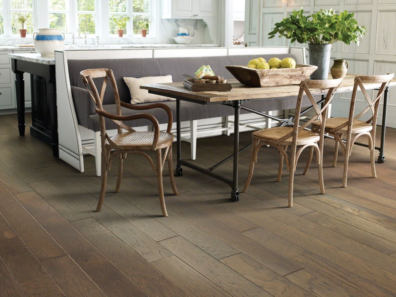 Shaw Floors Shaw Hardwoods Compete Peppercorn 05003_SMW02